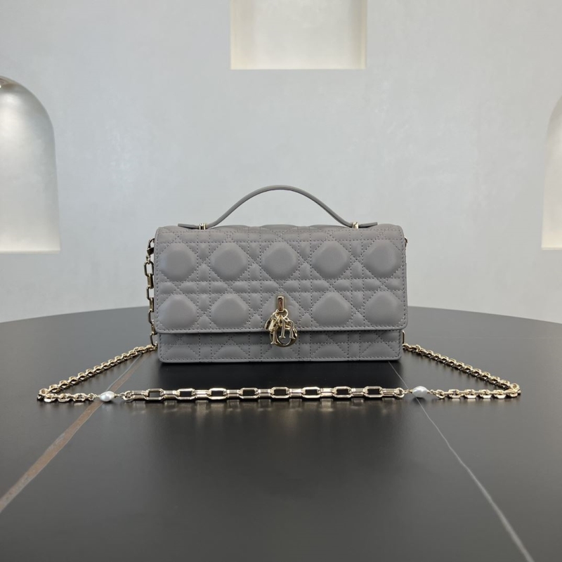 D*or top handle bags